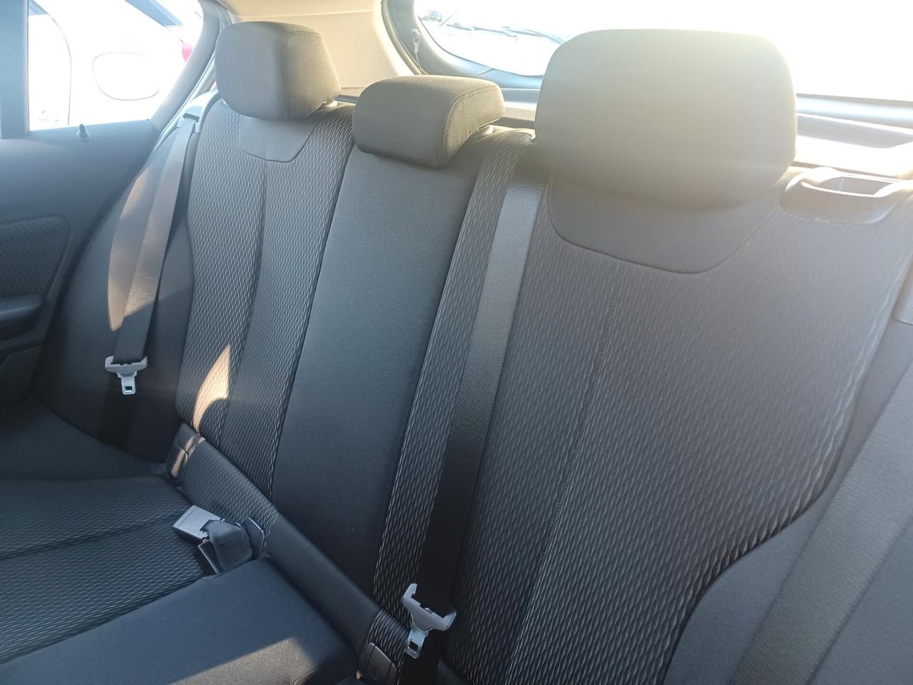 Bmw 116 d Urban LED BIXENO ANNO 2015