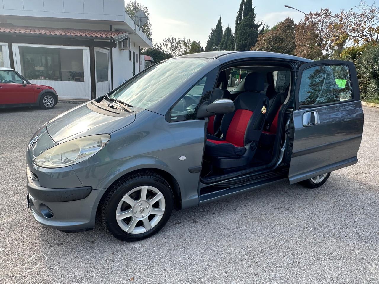 Peugeot 1007 1.4 HDi Happy 2007 neopatentati