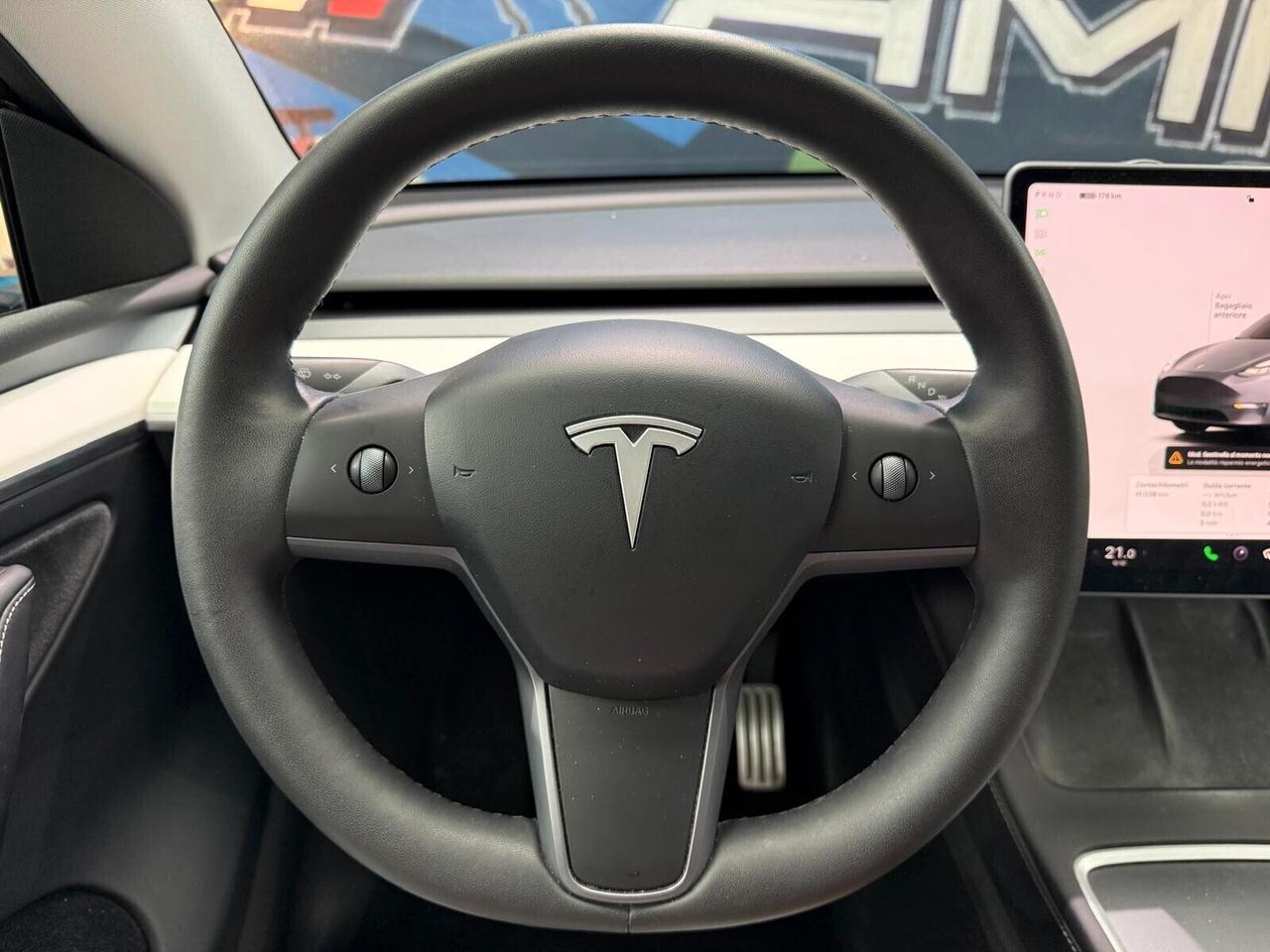 Tesla Model Y AWD PERFORMANCE (000)