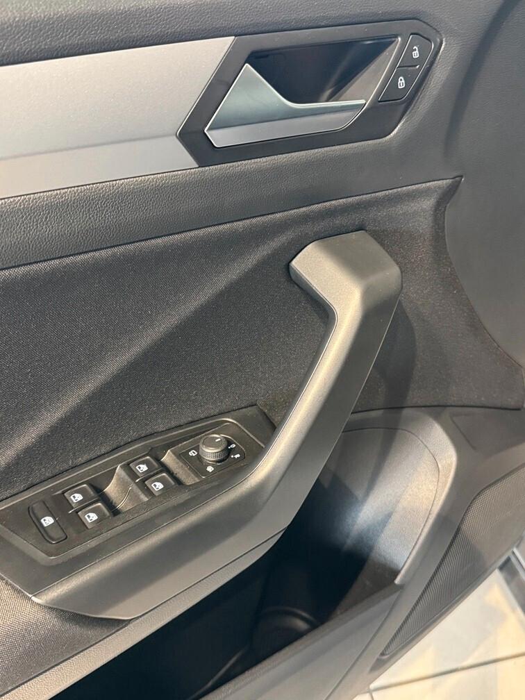 Volkswagen T-Roc 2.0 tdi Life 115cv Led Navi App conn 16" Neopat