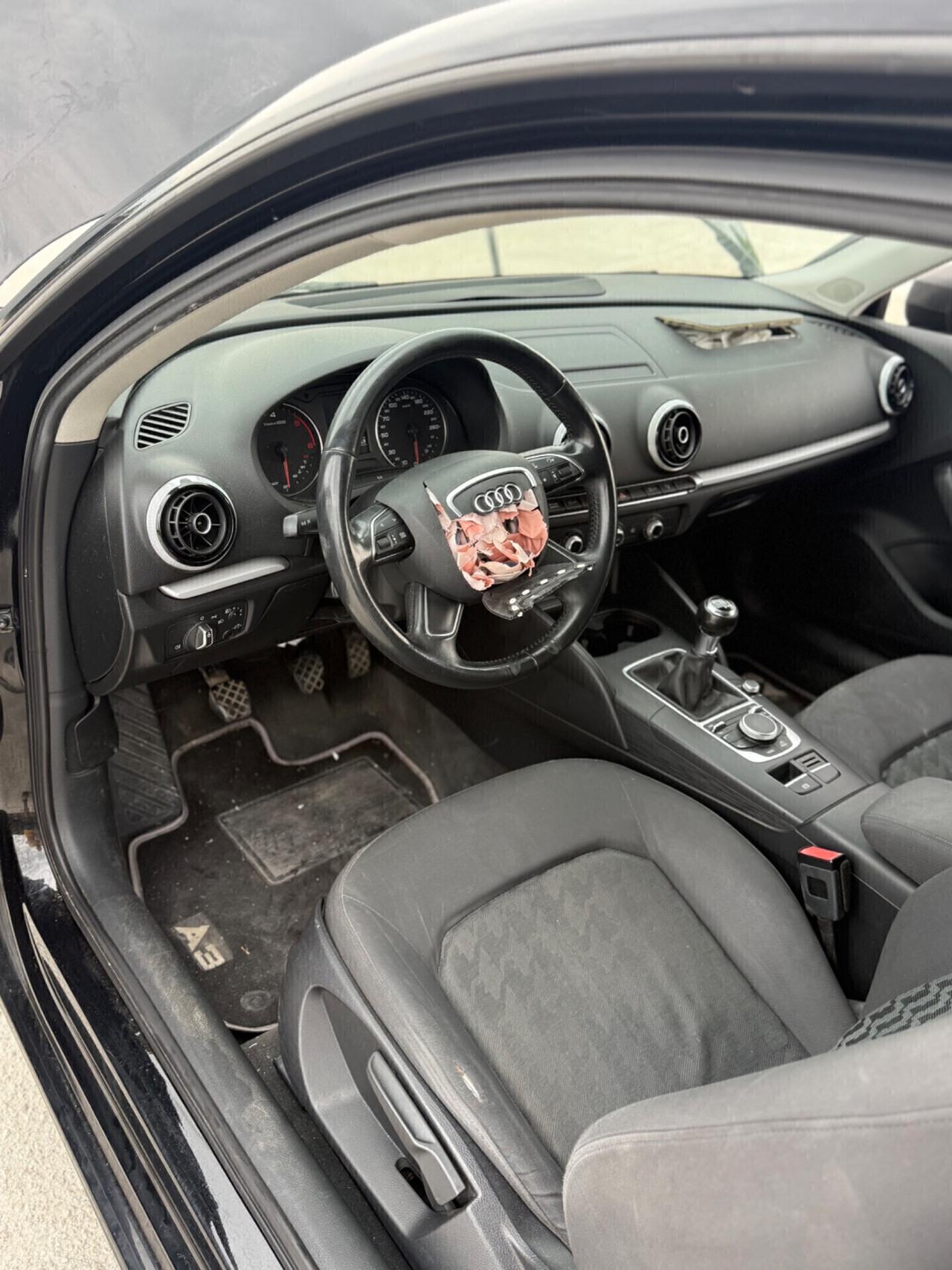 Audi A3 1.6 TDi EURO6B incidentata/sinistrata