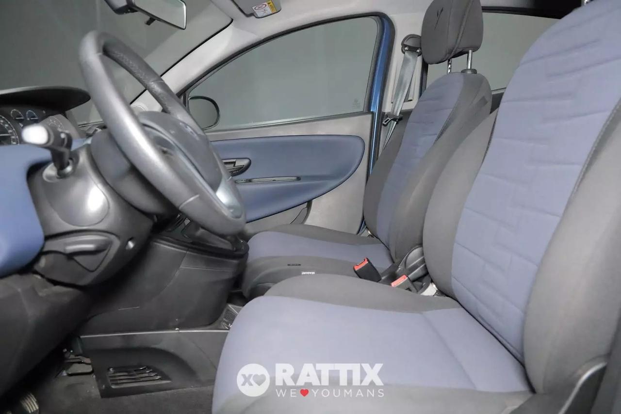 Lancia Ypsilon 1.0 Firefly Hybrid 70CV Silver