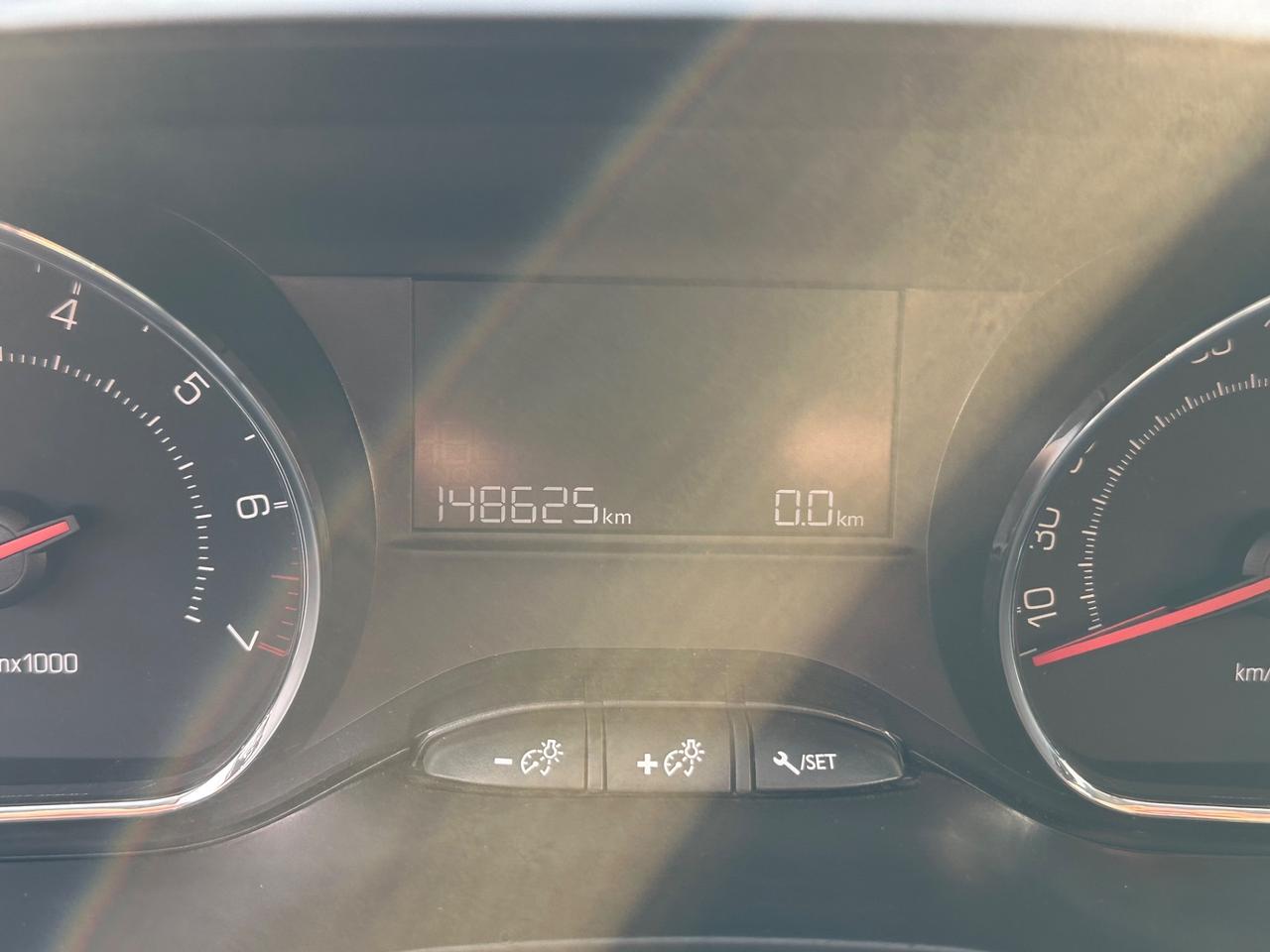 Peugeot 208 PureTech 82 5 porte Allure 2015