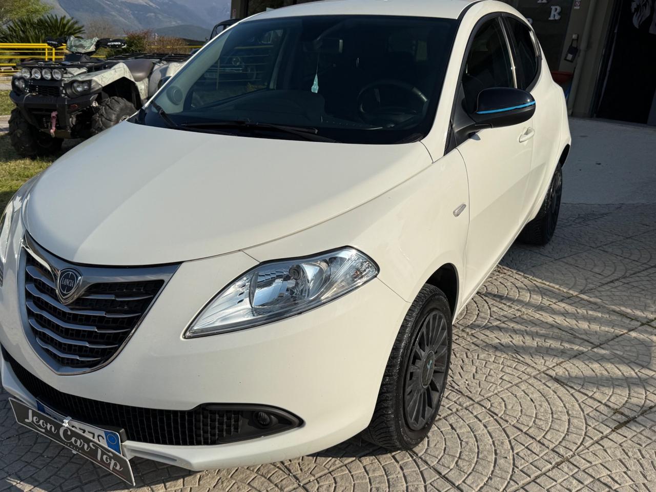 Lancia Ypsilon 0.9 TwinAir 85 CV 5 porte Metano Ecochic Gold