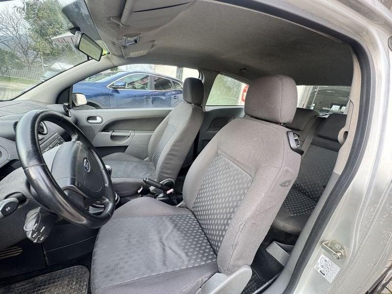 Ford Fiesta Fiesta 1.2 16V 3p. Ambiente