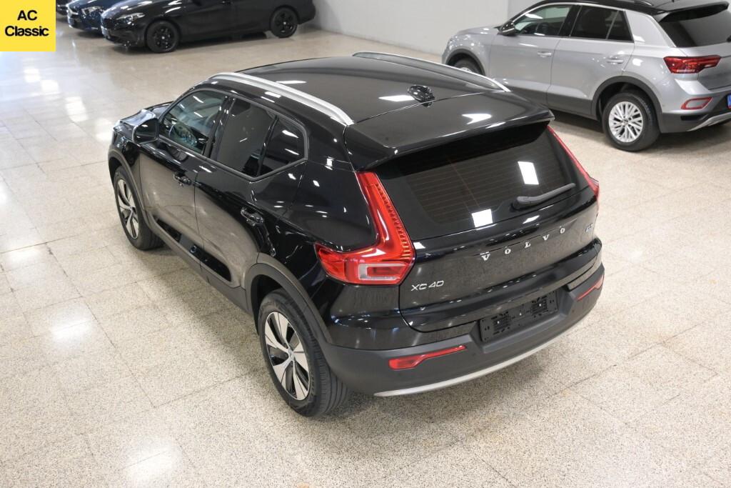 Volvo XC40 D3 Momentum Pro (150 cv)
