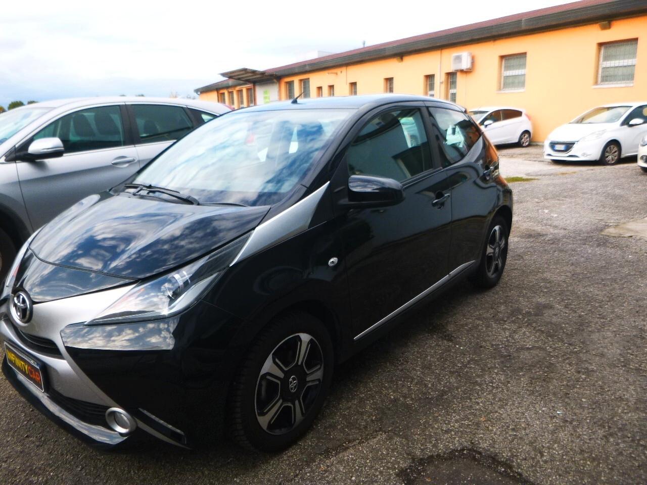 Toyota Aygo 1.0 VVT-i 69 CV 5 porte x-clusiv