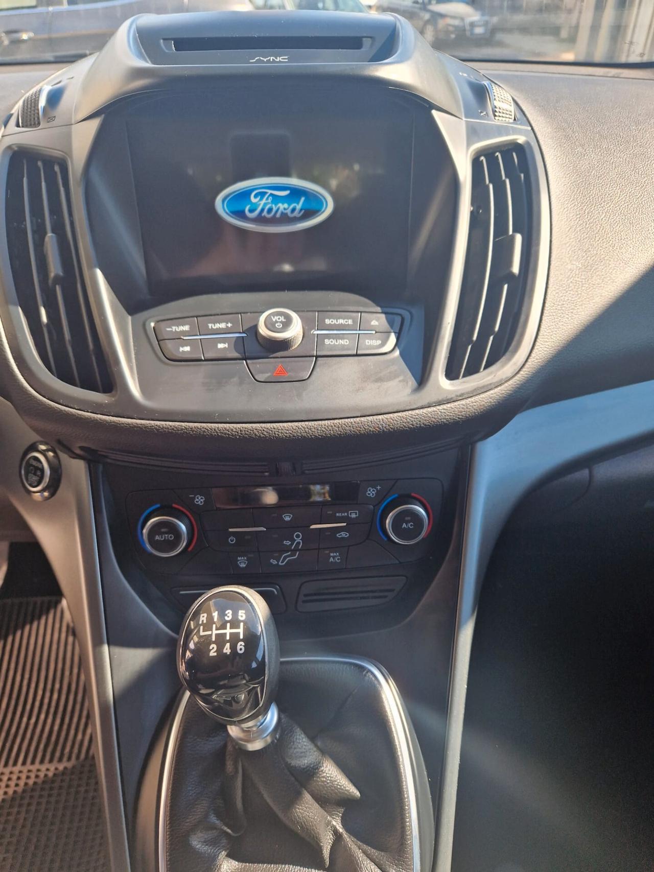 Ford Kuga 1.5 TDCI 120 CV bluetooth usb 06 19 manu. 2wd