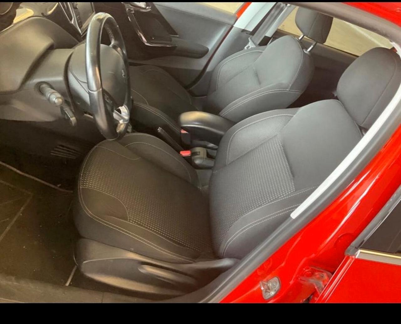 Peugeot 208 PureTech 82 5 porte Allure