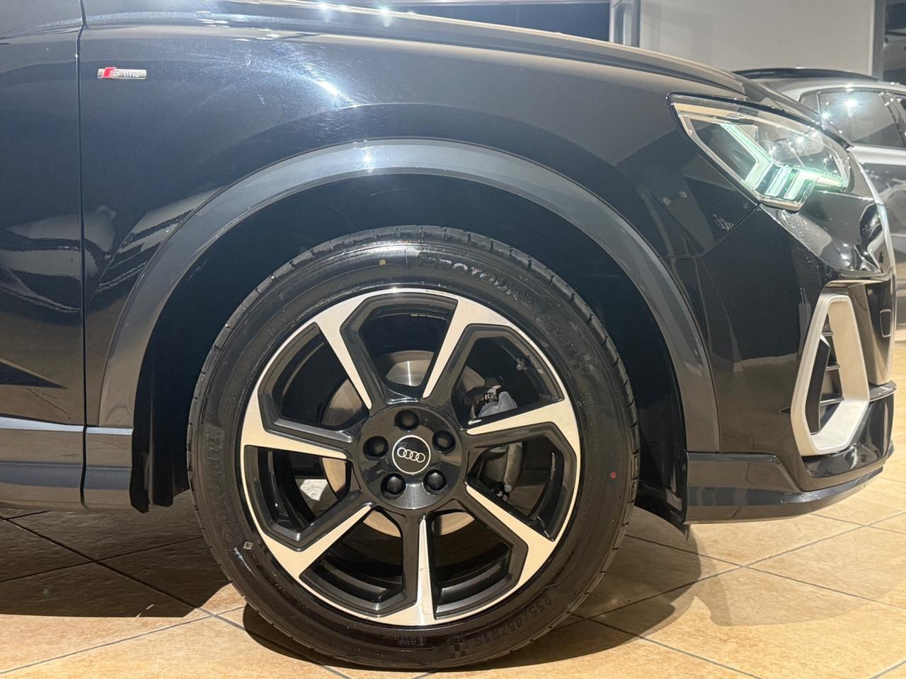 Audi Q3 35 TDI S tronic S-LINE edition