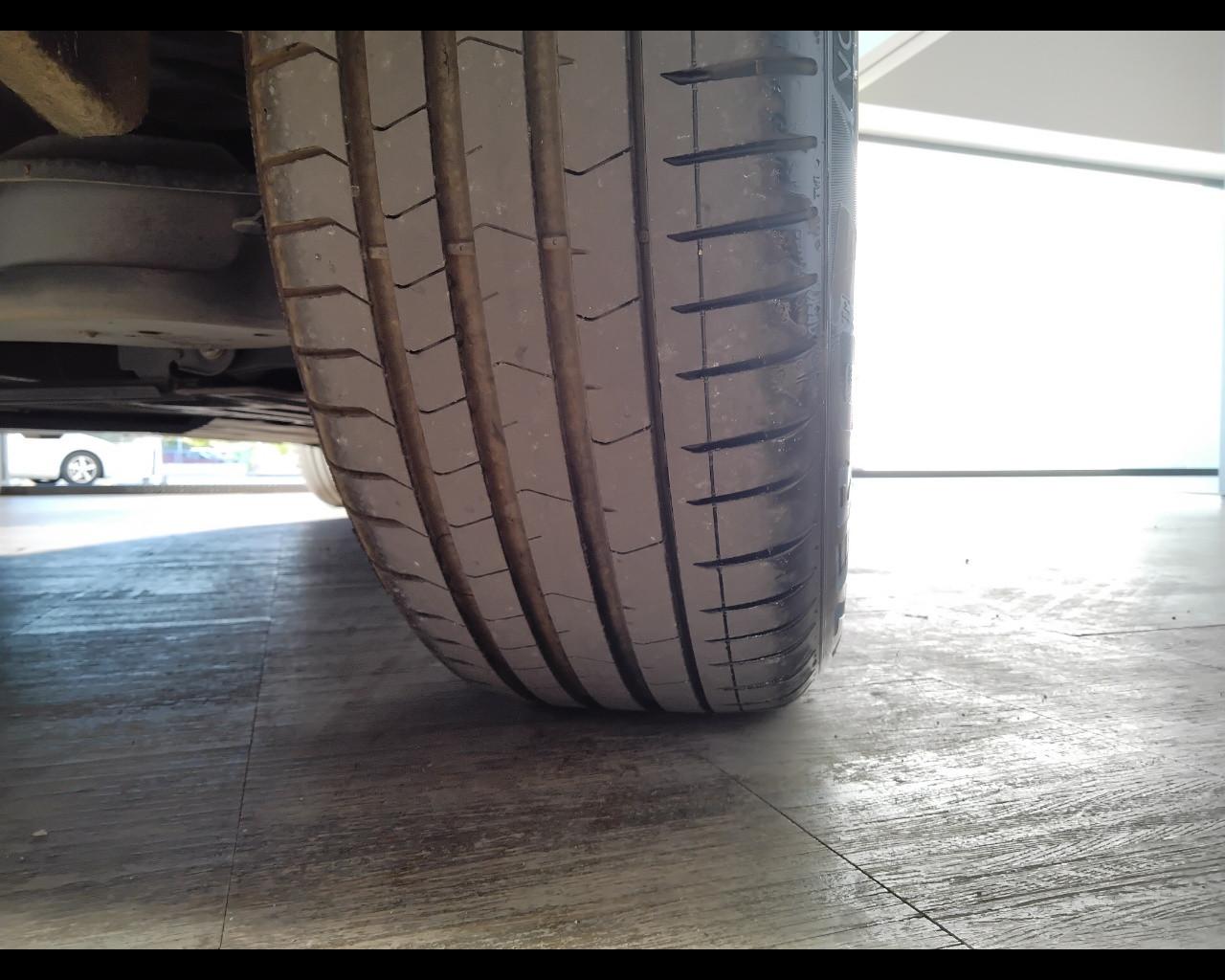 VOLVO XC40 - XC40 1.5 t2 Momentum my21
