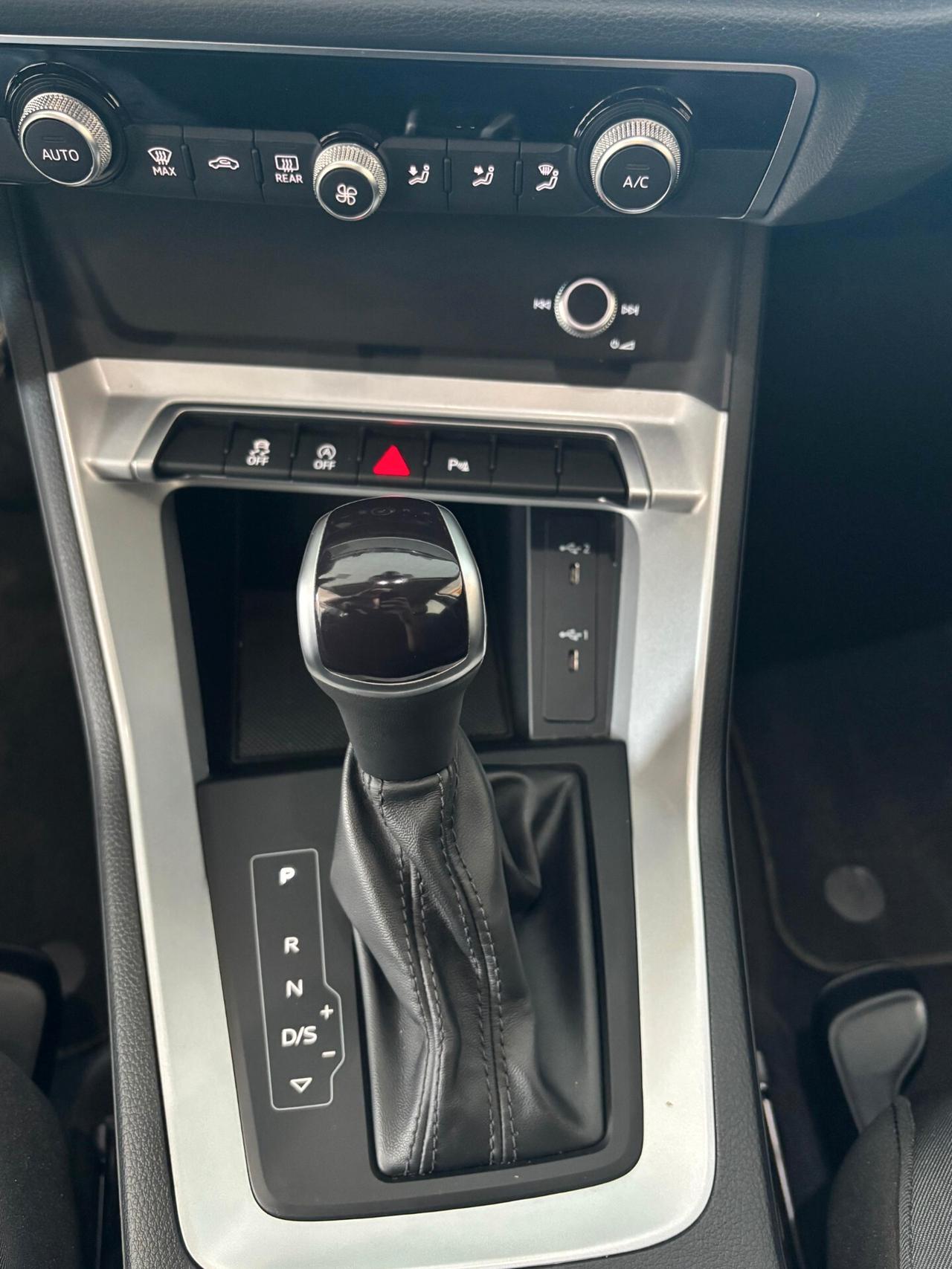 Audi Q3 35 TFSI Business Advanced
