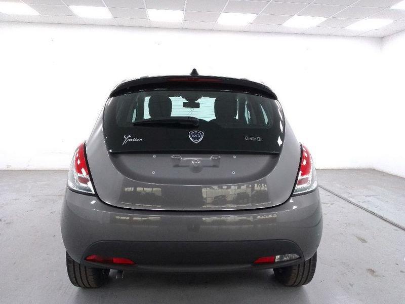 Lancia Ypsilon 1.0 firefly hybrid Silver s&s 70cv