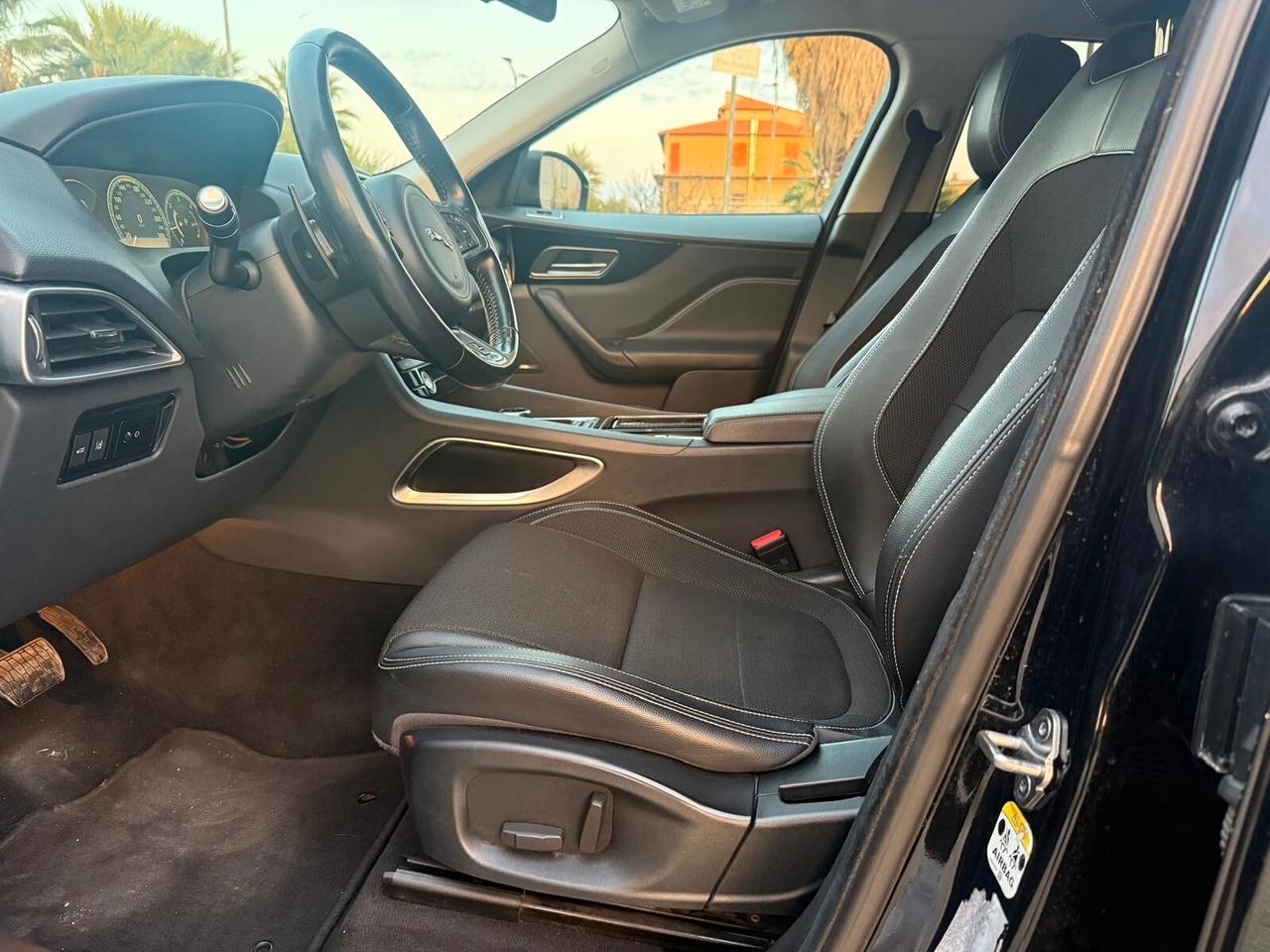 Jaguar F-Pace 2.0 D 180 CV AWD R-Sport