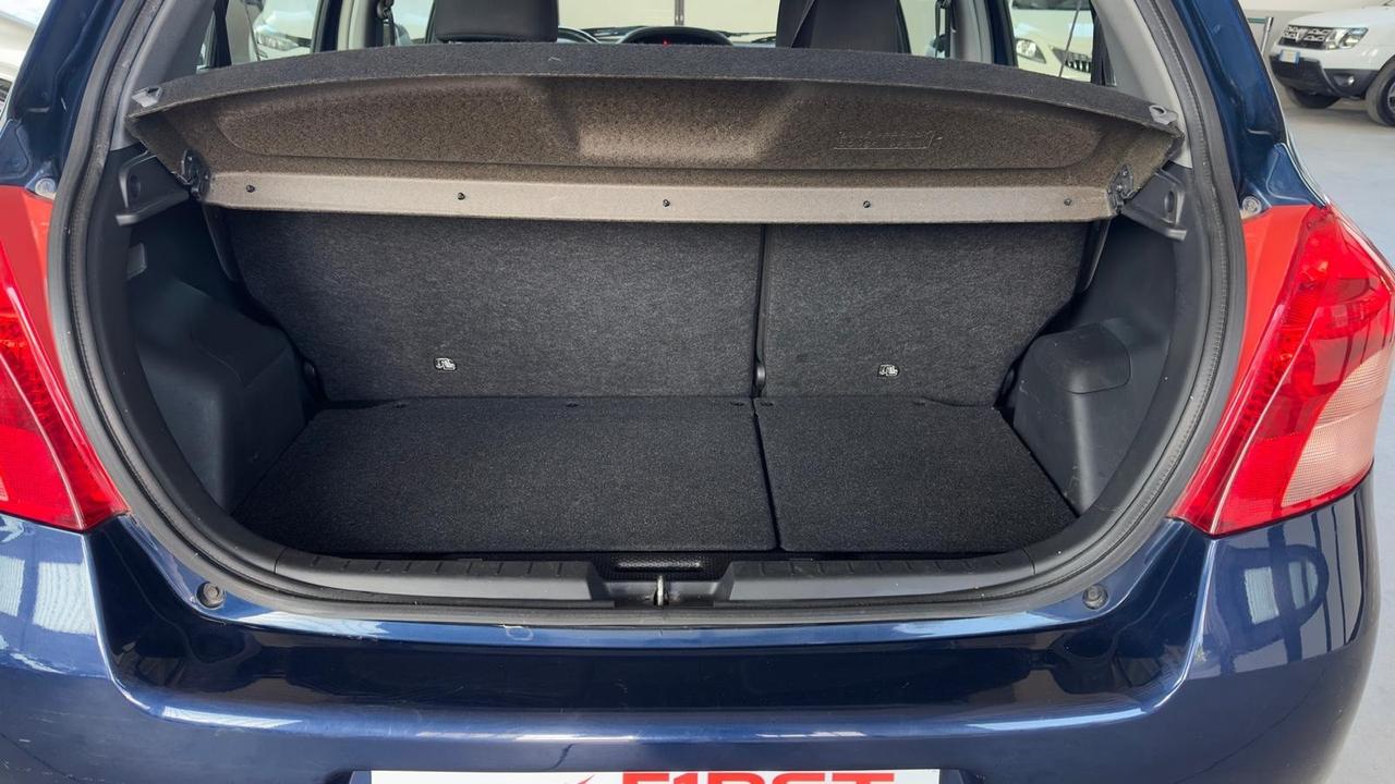 Toyota Yaris 1.0 5 porte Sol
