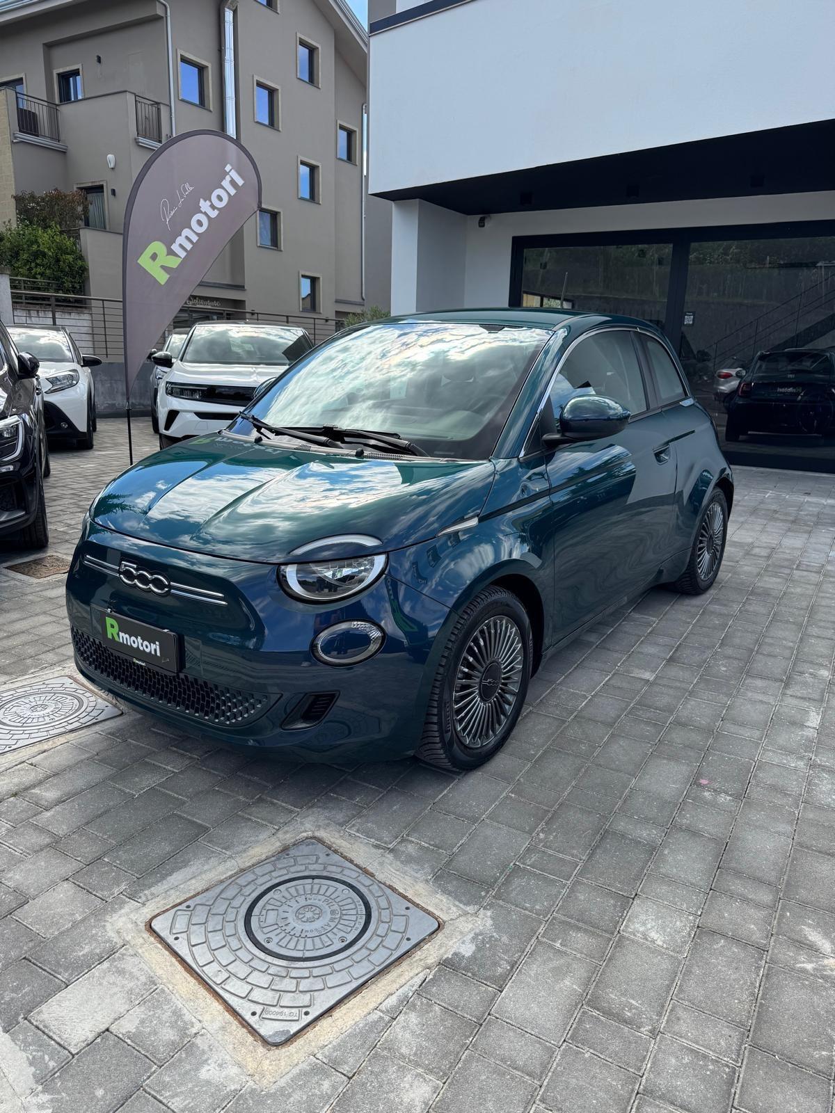 Fiat 500 500e Berlina 42 kWh La Prima