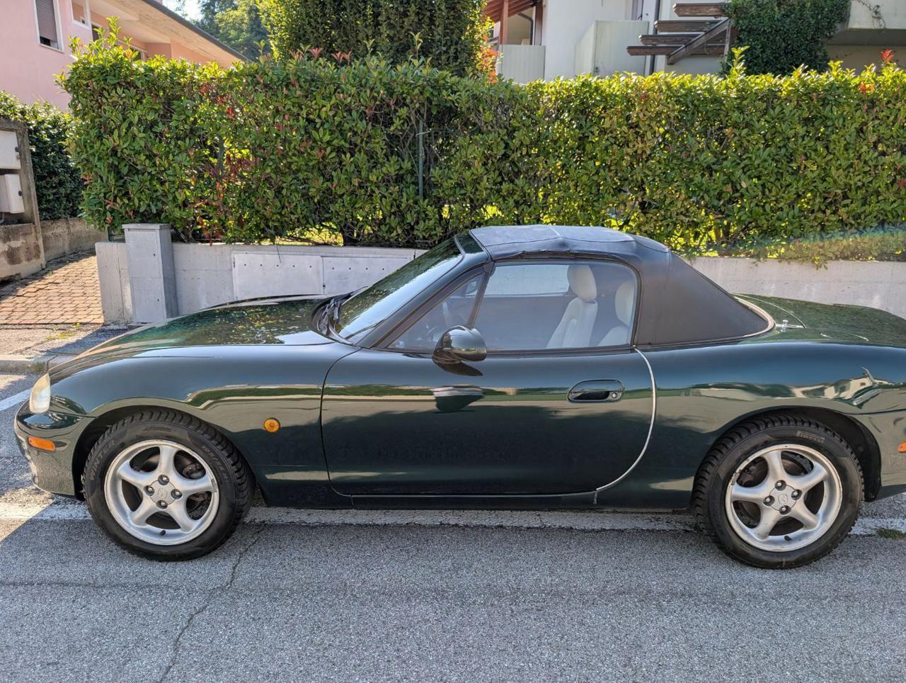 Mazda MX-5 1.6i 16V cat