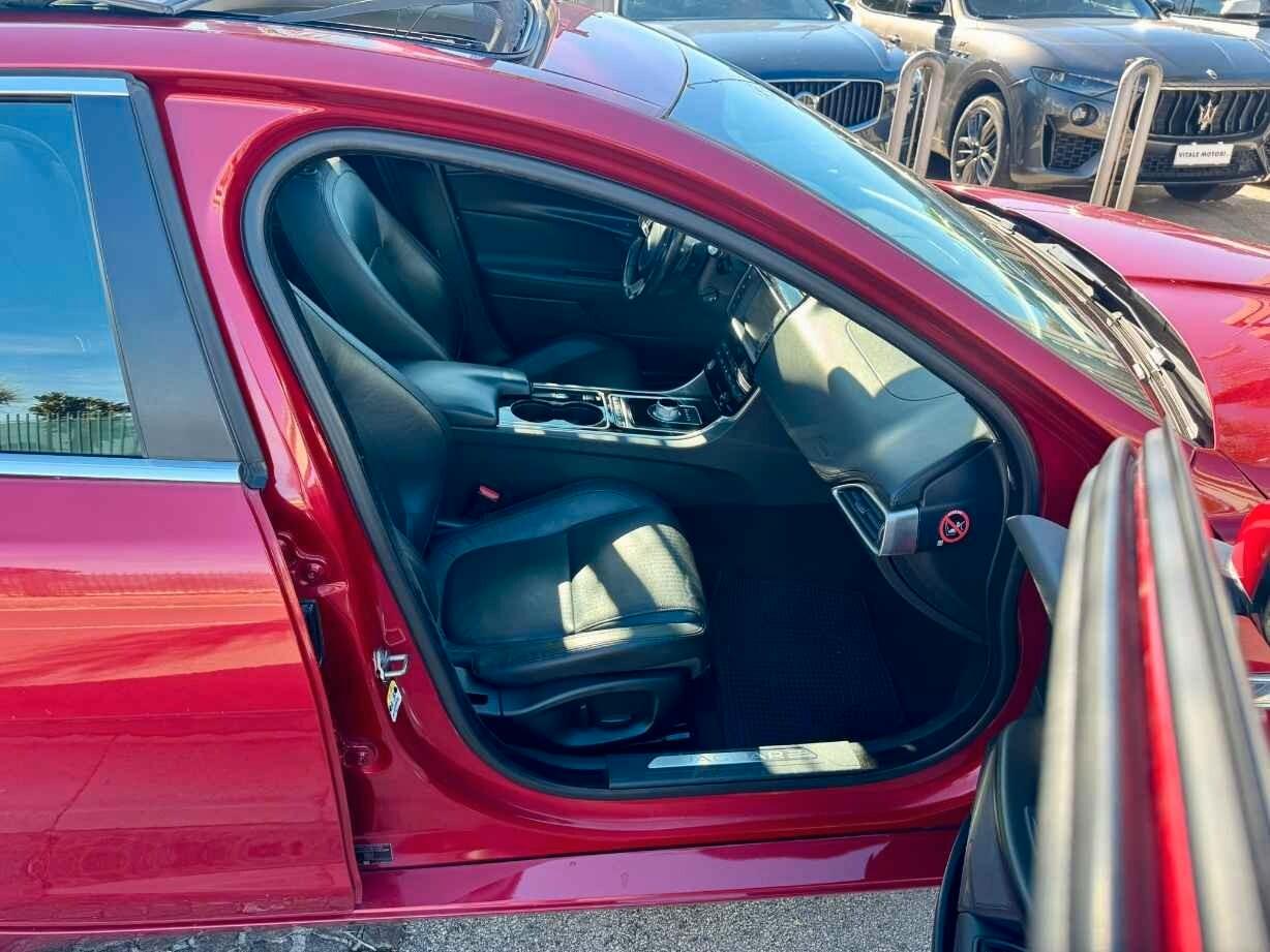 JAGUAR XE 2.0 D aut. Portfolio 180 CV