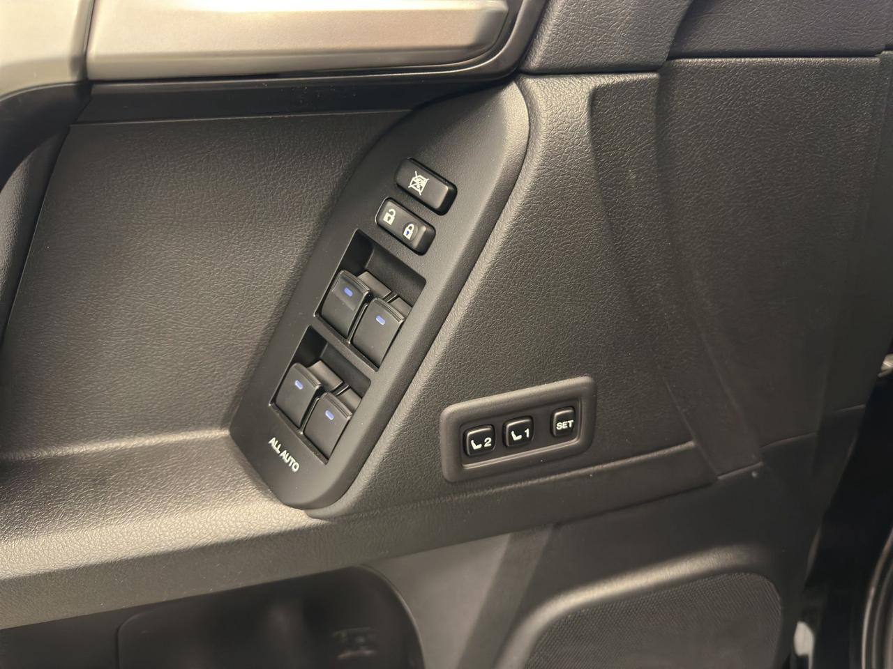 Toyota Land Cruiser 5p 2.8 d-4d Anniversary auto