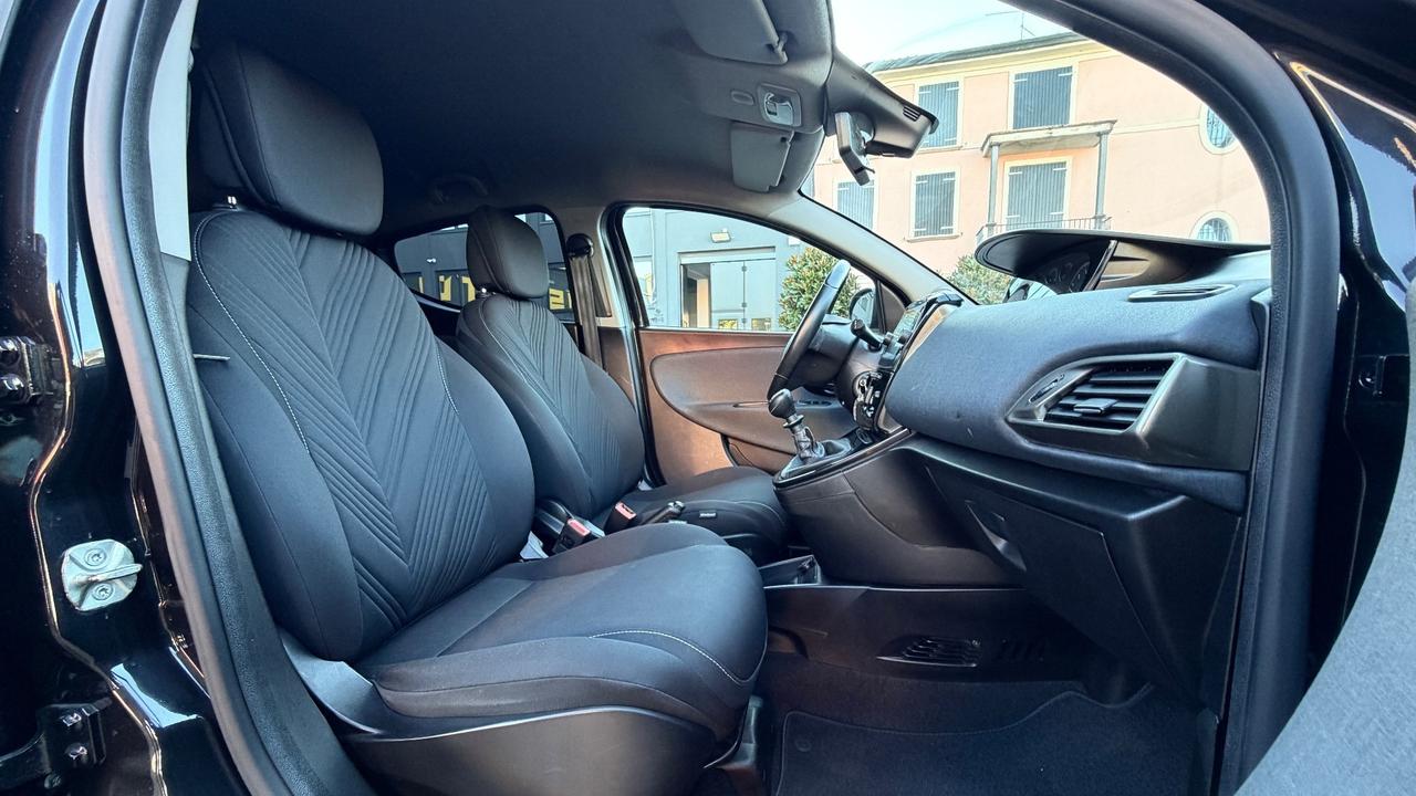 LANCIA 1.0 FIREFLY HYBRID 5P 69CV - NEOPATENTATI