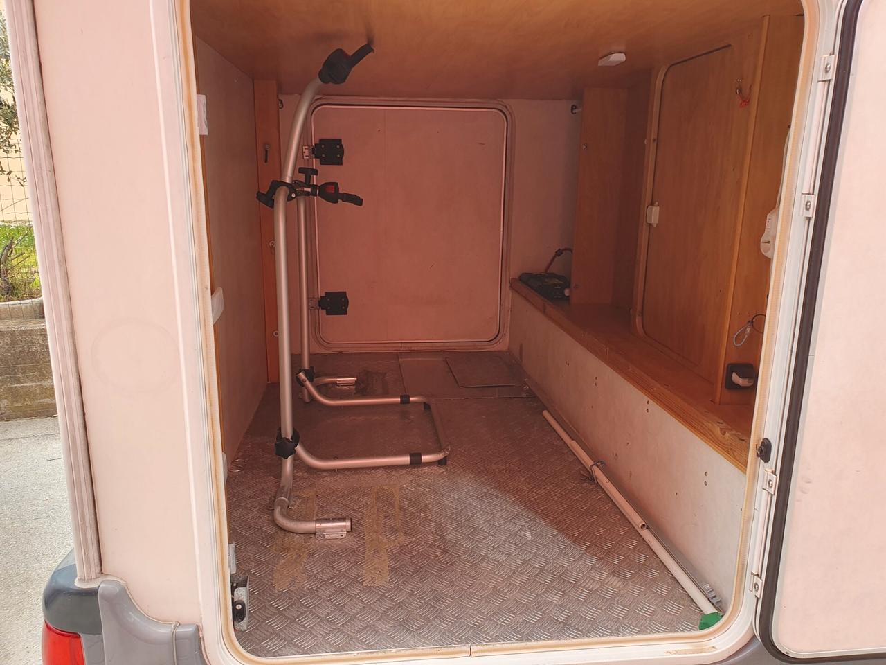 Camper challenger semi integrale Ford transit 2003