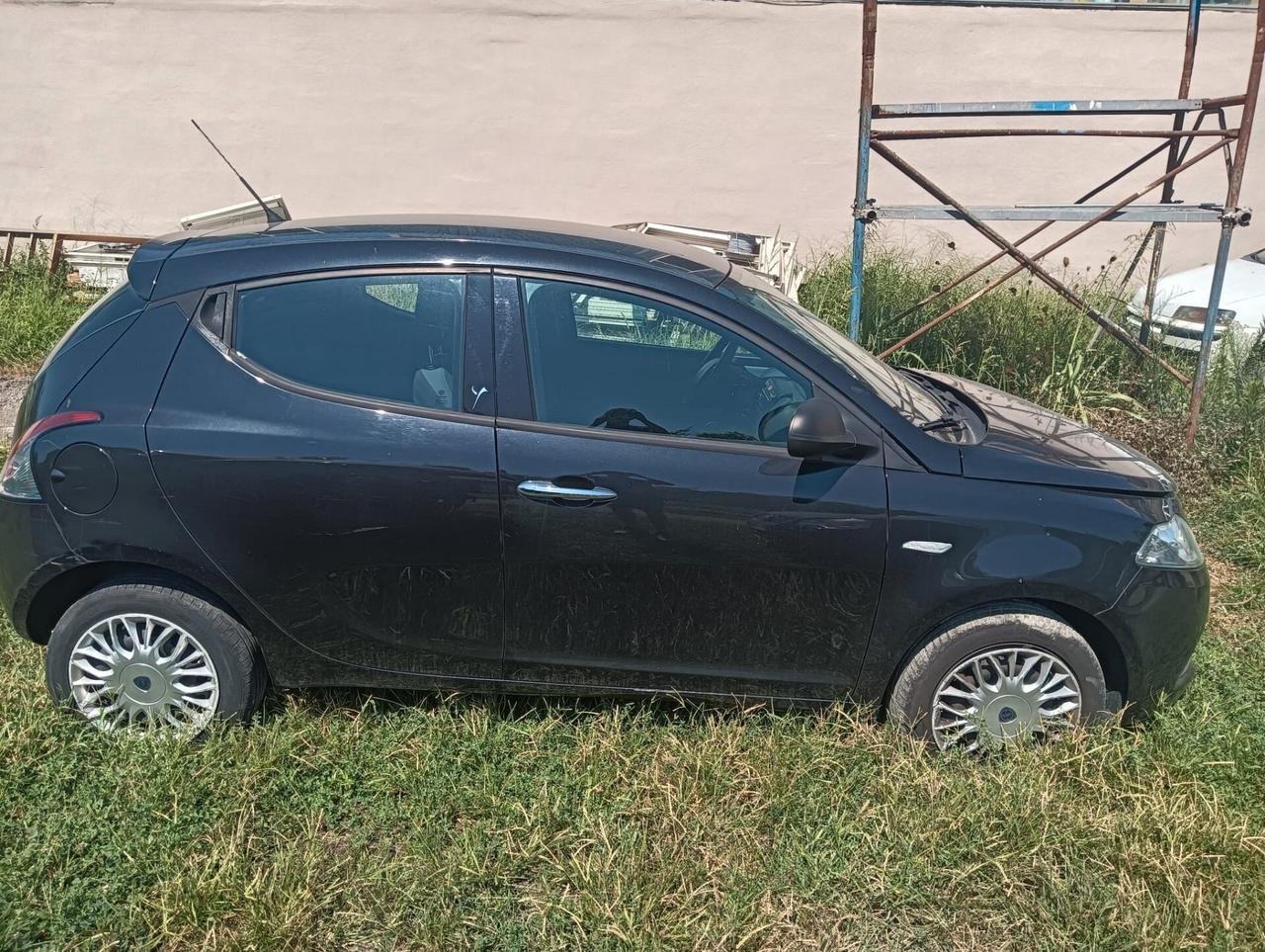 Lancia Ypsilon 1.2 69 CV 5 porte Silver