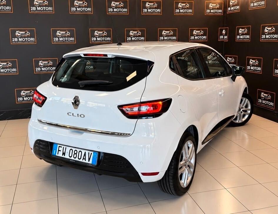 Renault Clio 90CV 5P MOSCHINO INTENS