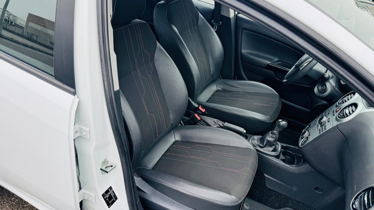 Opel Corsa 1.2 5 porte Sport