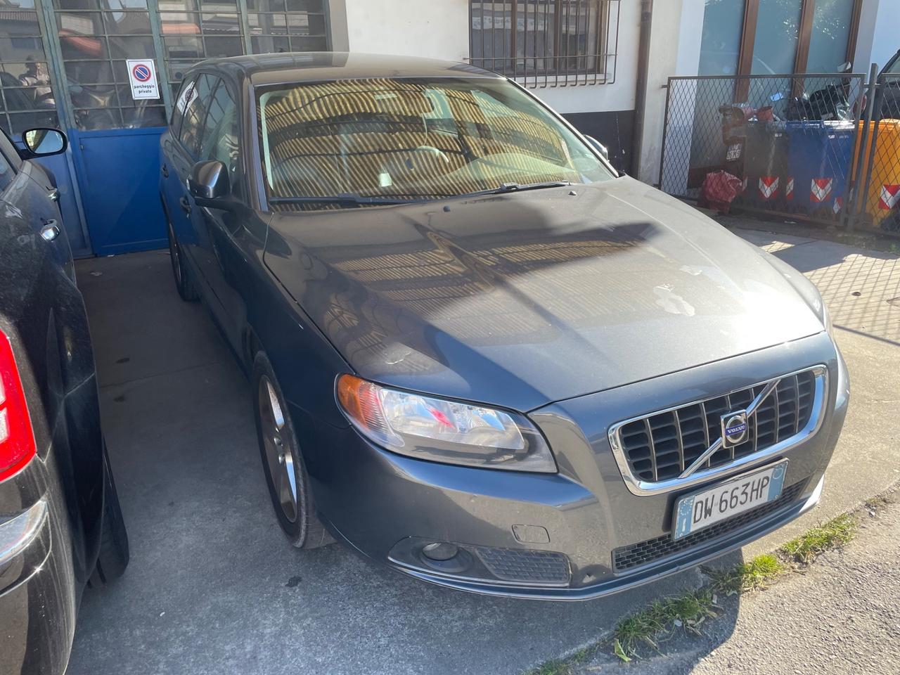 Volvo V70 2.4 D Momentum