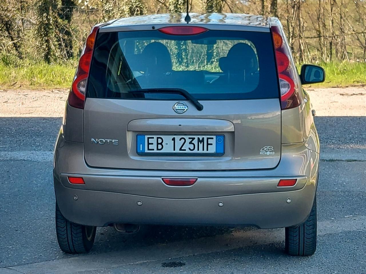 Nissan Note 1.4 16V Visia Benzina