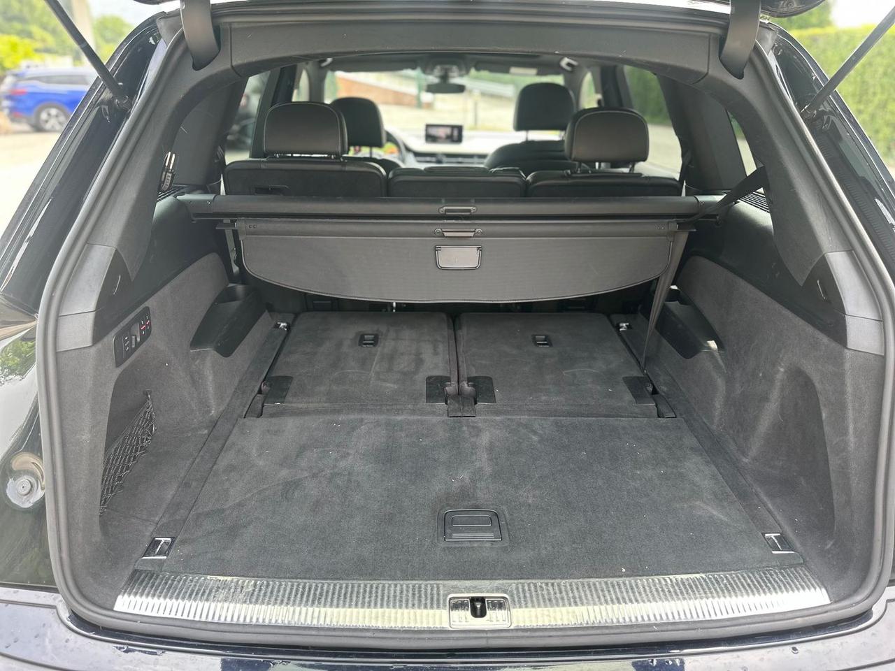 Audi Q7 S Line 3.0 TDI #5846
