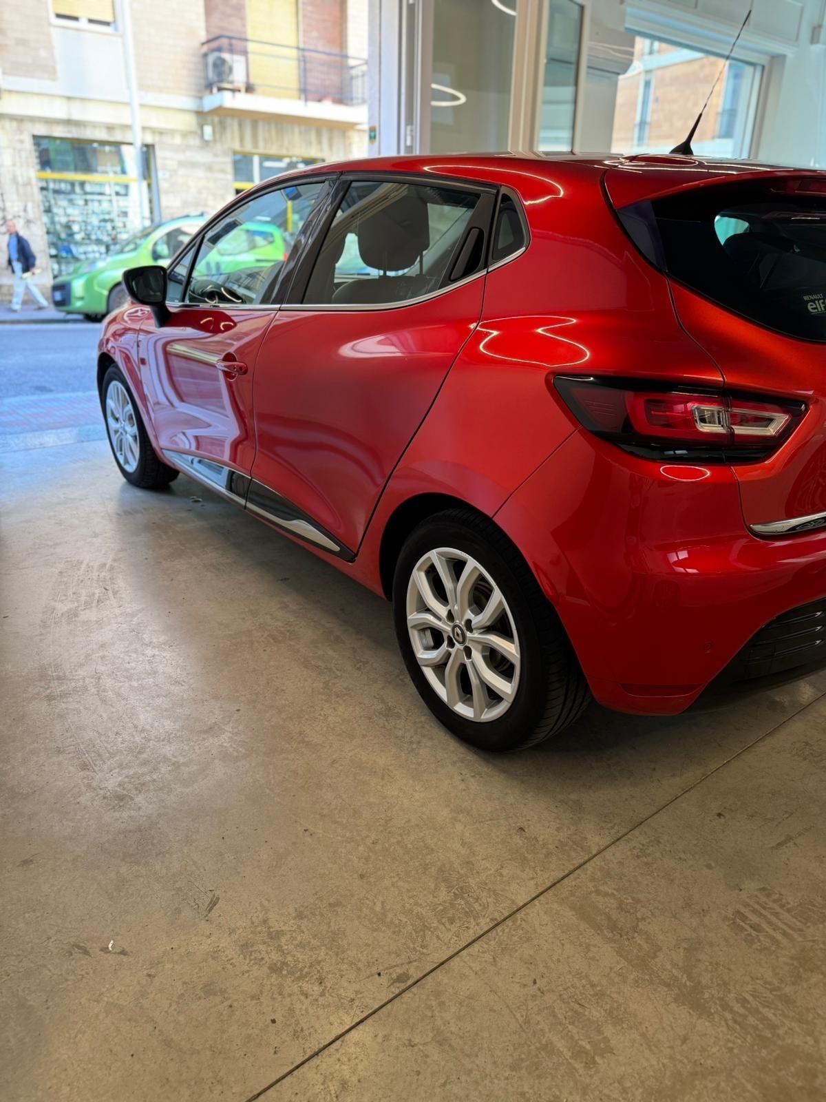 Renault Clio dCi 8V 90CV EDC Start&Stop 5 porte Energy Intens