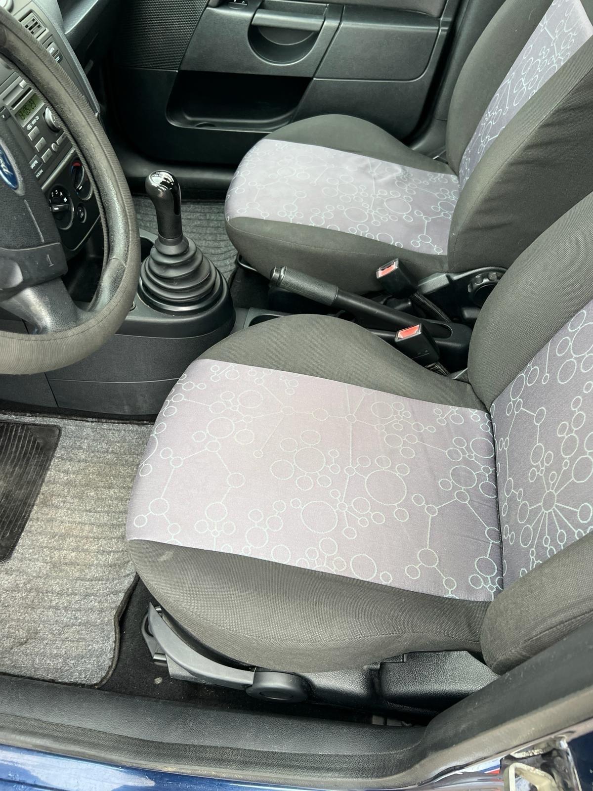 Ford Fiesta 1.2 16V 5p. Ghia x Neopatentati