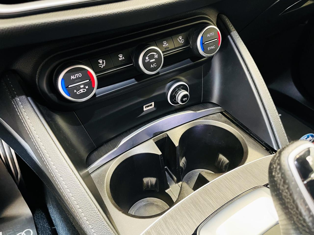 Alfa Romeo Stelvio 2.2 Turbodiesel 160 CV AT8 RWD Super Business