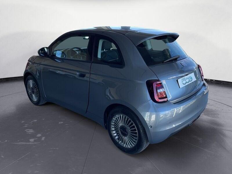 FIAT 500e 500 Nuova 500 Hatchback My23 La Nuova 500 - 320 Berlina