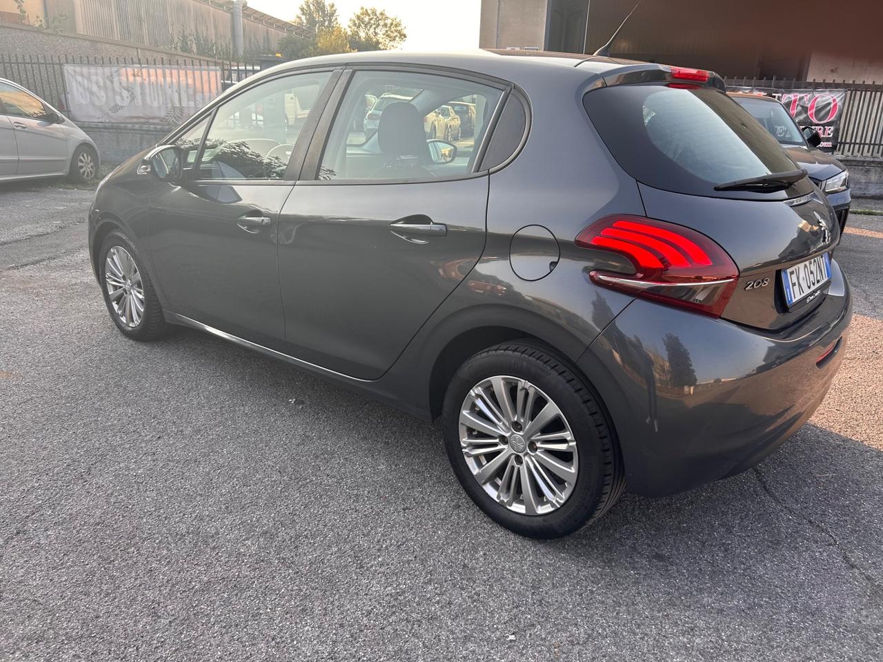 Peugeot 208 1200 GPL euro6b 148000 km ALLURE
