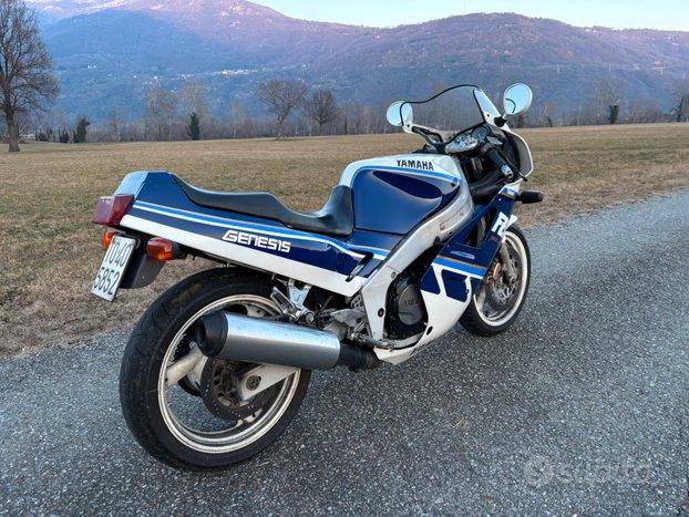 Yamaha fzr 1000 genesis totalmente restaurata