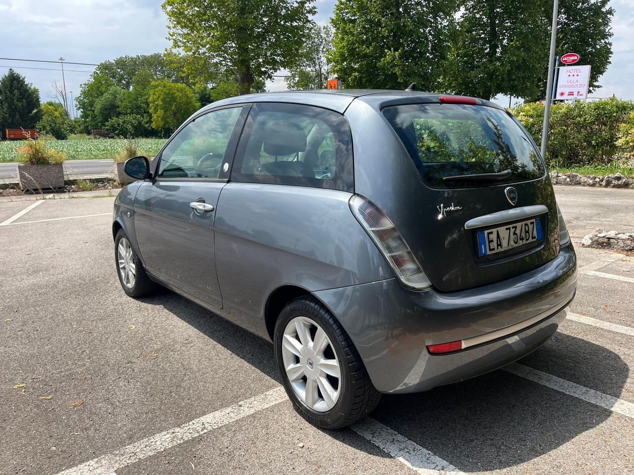 Lancia Ypsilon 1.4 Argento Ecochic GPL