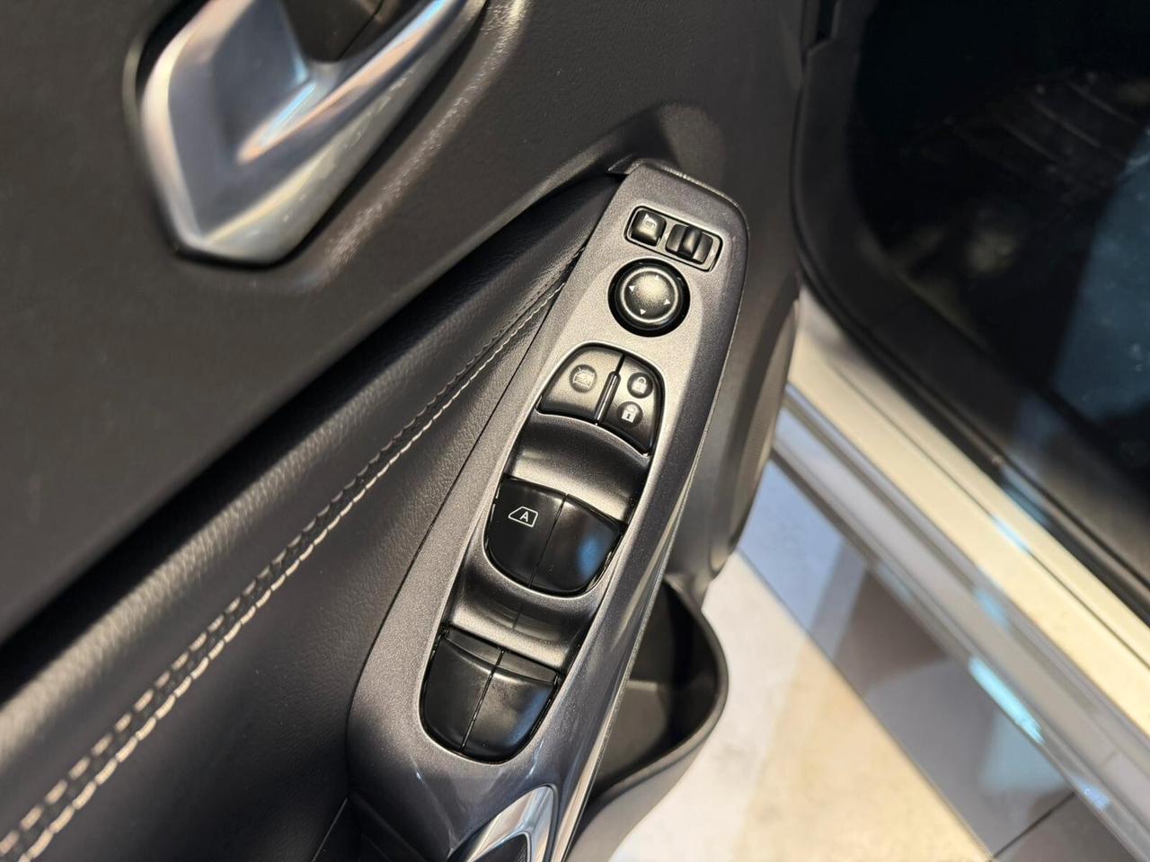 Nissan Juke 1.0 DIG-T 114 CV DCT N-Connecta