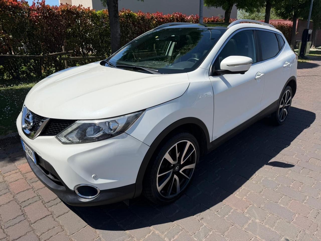 Nissan Qashqai 1.5 dCi Tekna FULL OPTIONAL !