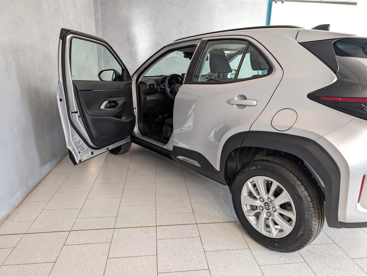 TOYOTA YARIS CROSS 1.5 HYBRID 116 CV ACTIVE KM0
