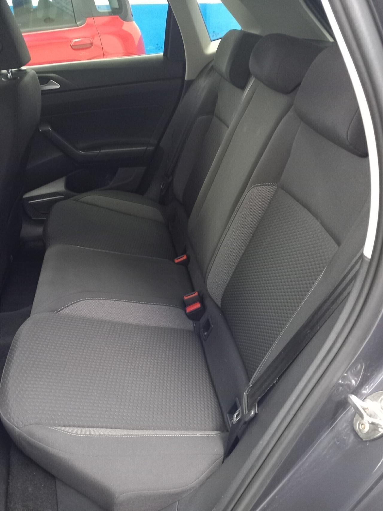 Volkswagen Polo anno 2022 benzina 1.0 km 34 mila