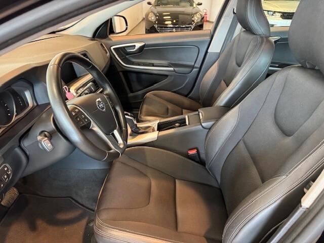 Volvo V60 Cross Country D3 Geartronic Business