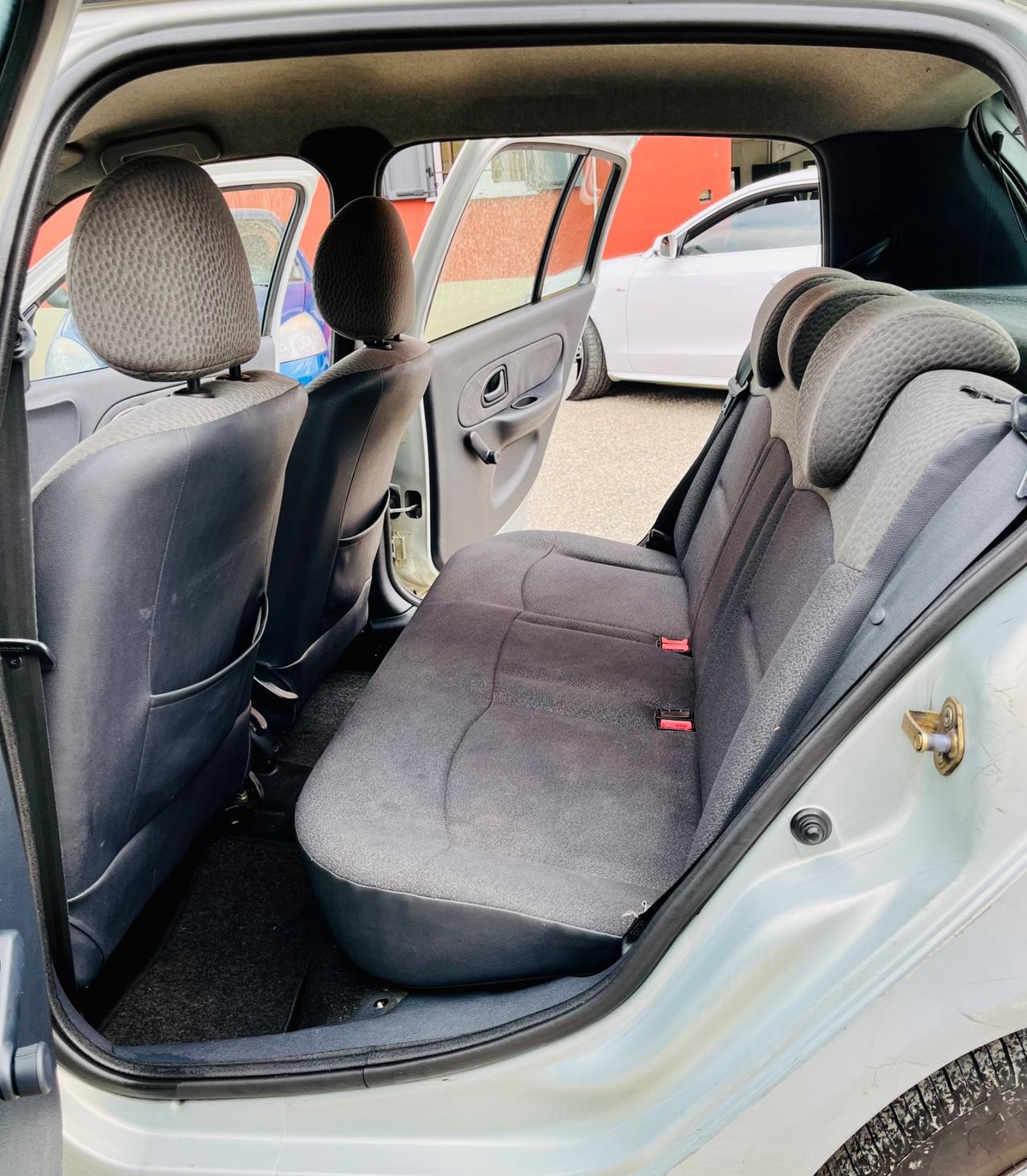 Renault Clio 1.2 cat 5 porte Confort Authentique