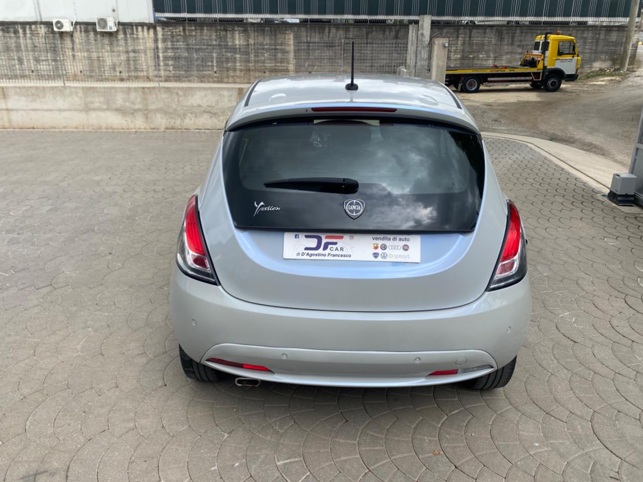 Lancia Ypsilon 1.2 69 CV 5 porte S&S Gold