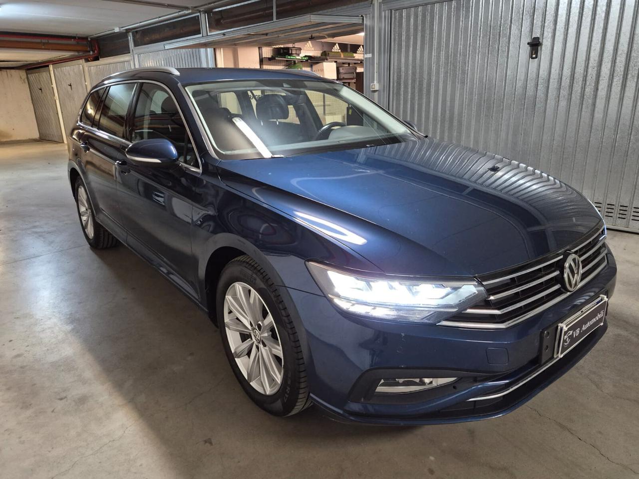 Volkswagen Passat Variant 1.6 TDI SCR DSG Business BMT