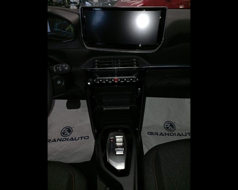 Peugeot 2008 Style Hybrid 136 e-DCS6