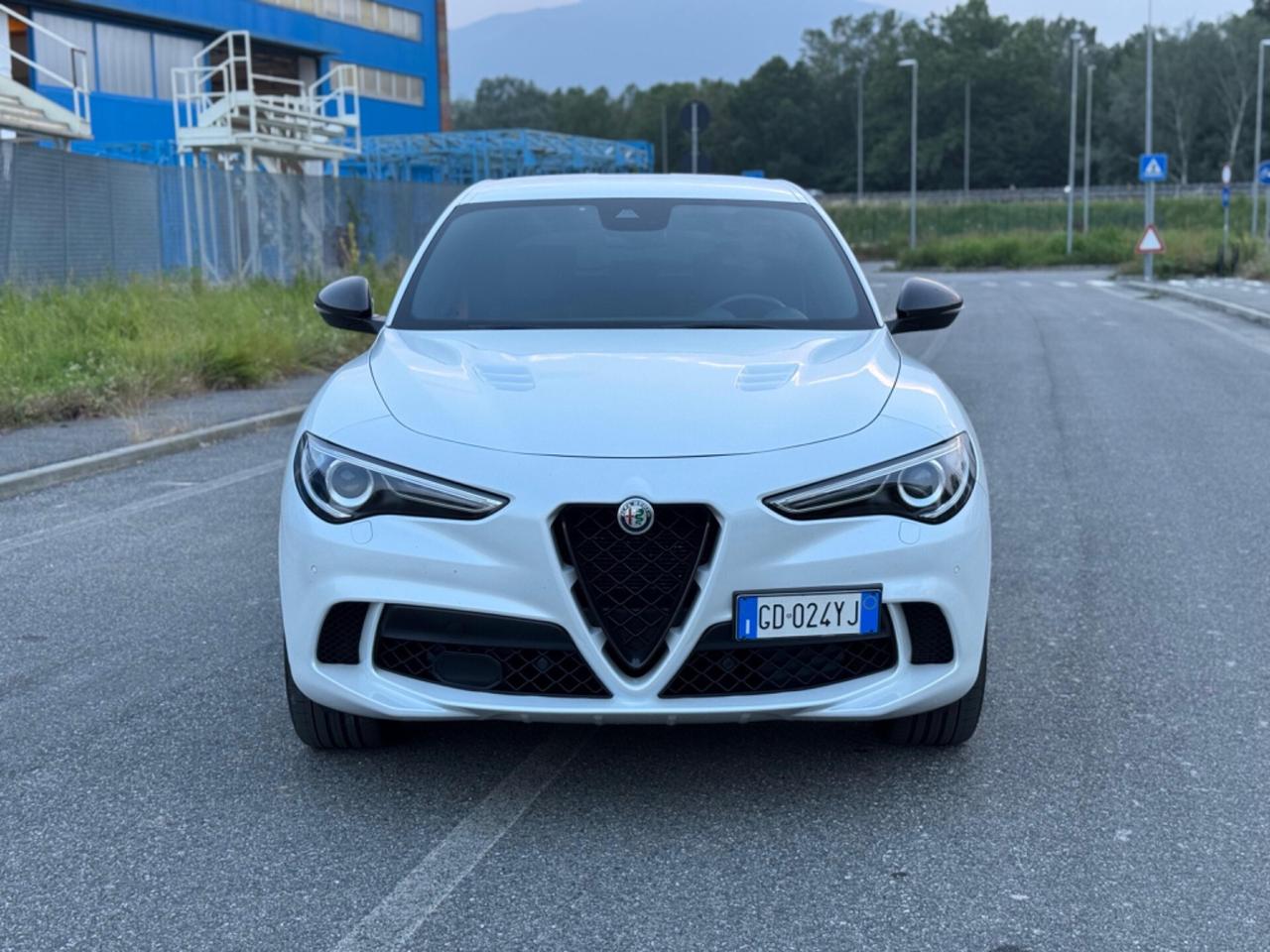 Alfa Romeo Stelvio 2.9 Bi-Turbo V6 510 CV AT8 Quadrifoglio