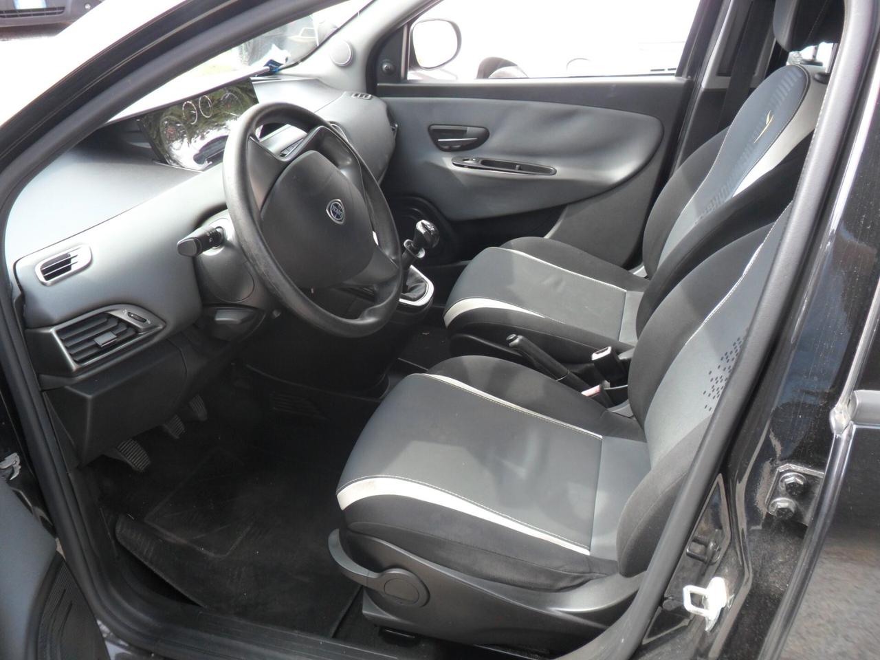 Lancia Ypsilon 1.2 69 CV 5 porte GPL Ecochic Gold GPL
