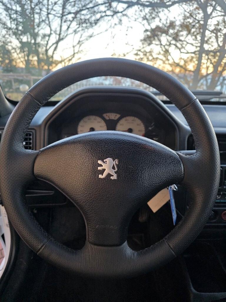 Peugeot 106 1.4i cat 3 porte Sport